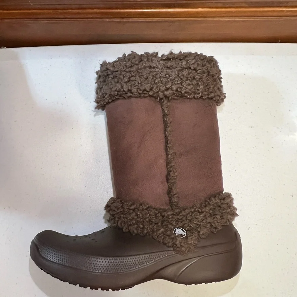 CROCS Chocolate Sherpa Lined Boots - Picture 8 of 12